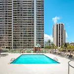 Deluxe Living In Waikiki - Ocean View Condo With Parking