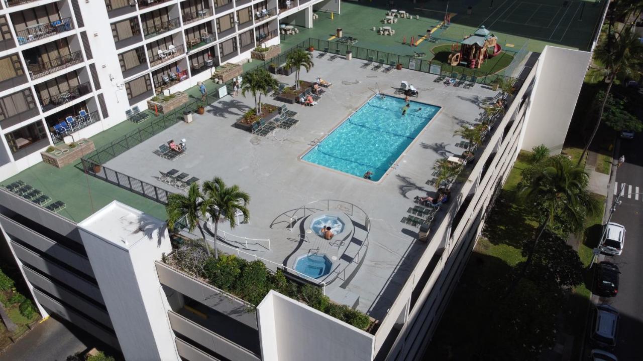 Deluxe Living In Waikiki - Ocean View With Parking Apartment *