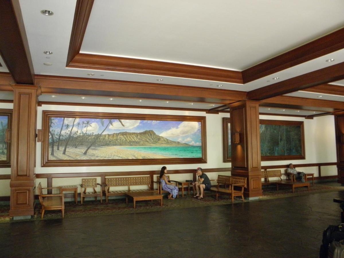 Deluxe Living In Waikiki - Ocean View With Parking *